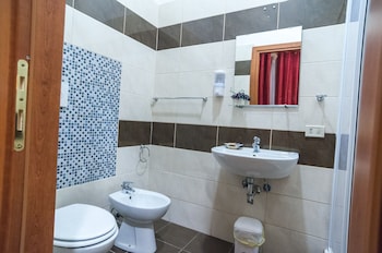 hotel leone