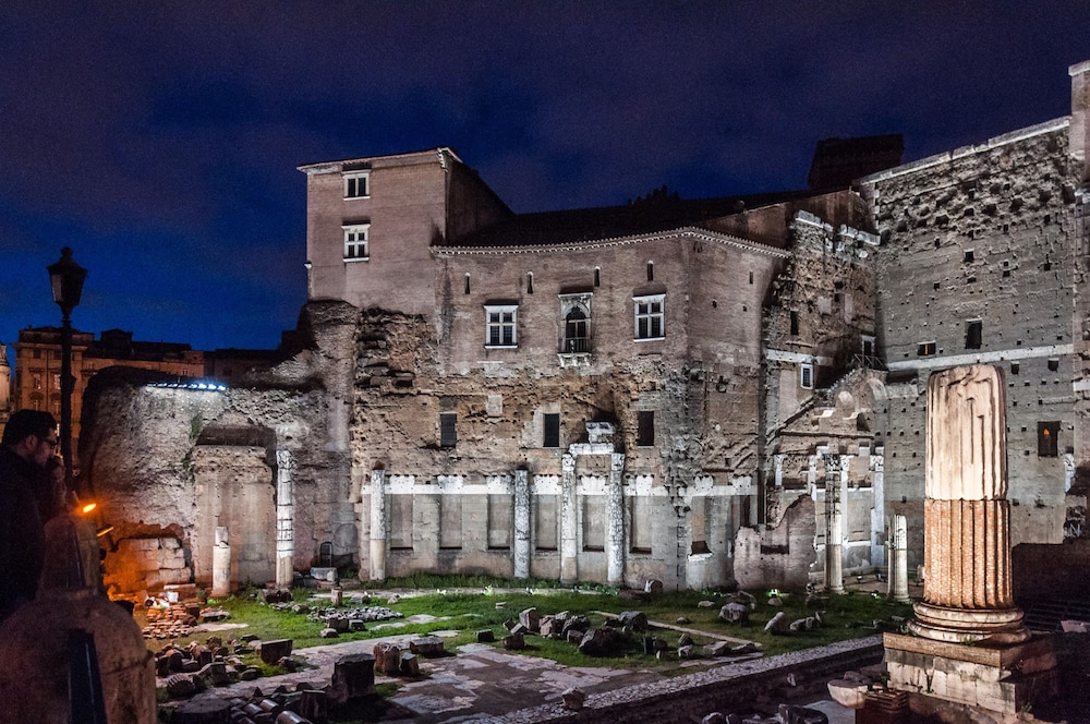 hotel leone