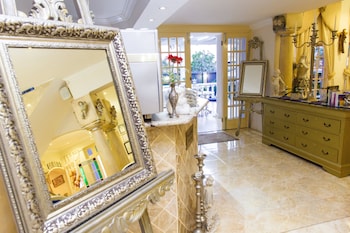 the angels place boutique hotel