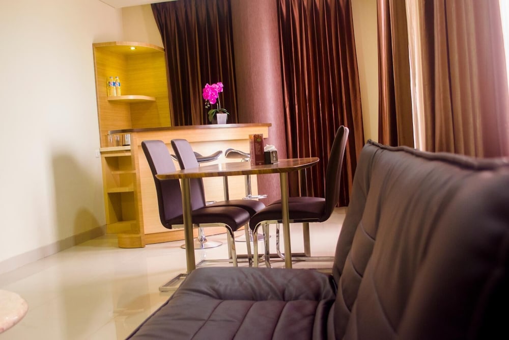 grand parama hotel