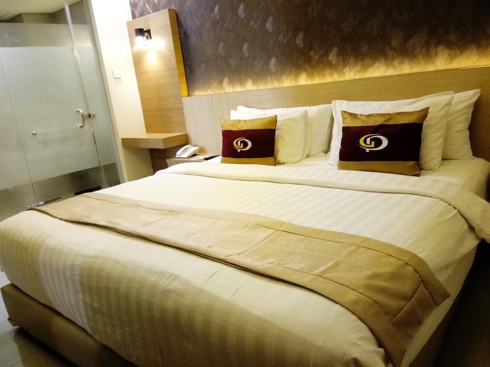grand parama hotel