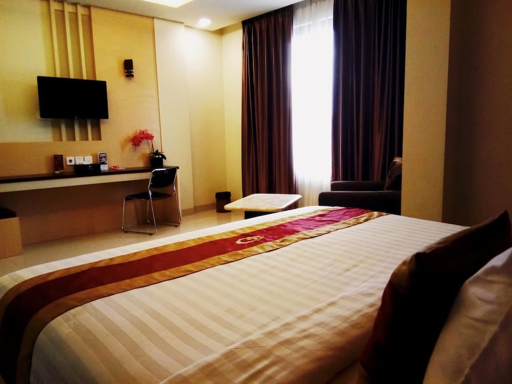 grand parama hotel