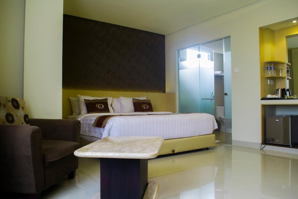 grand parama hotel