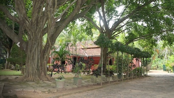 Villa Sunshine Hotel,Minuwangoda>>Dankotuwa,2 star