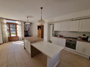 La Civetta Bianca,Savona>>Genoa,3 star