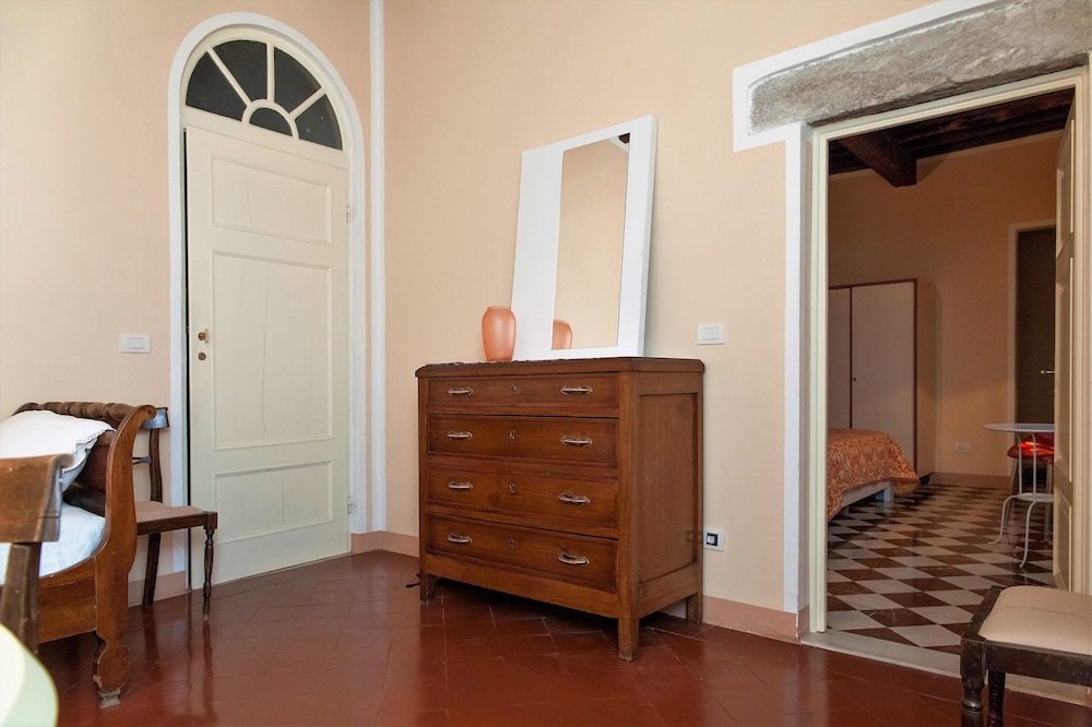 cavour 33