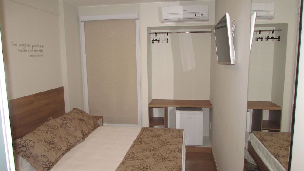 play hotel