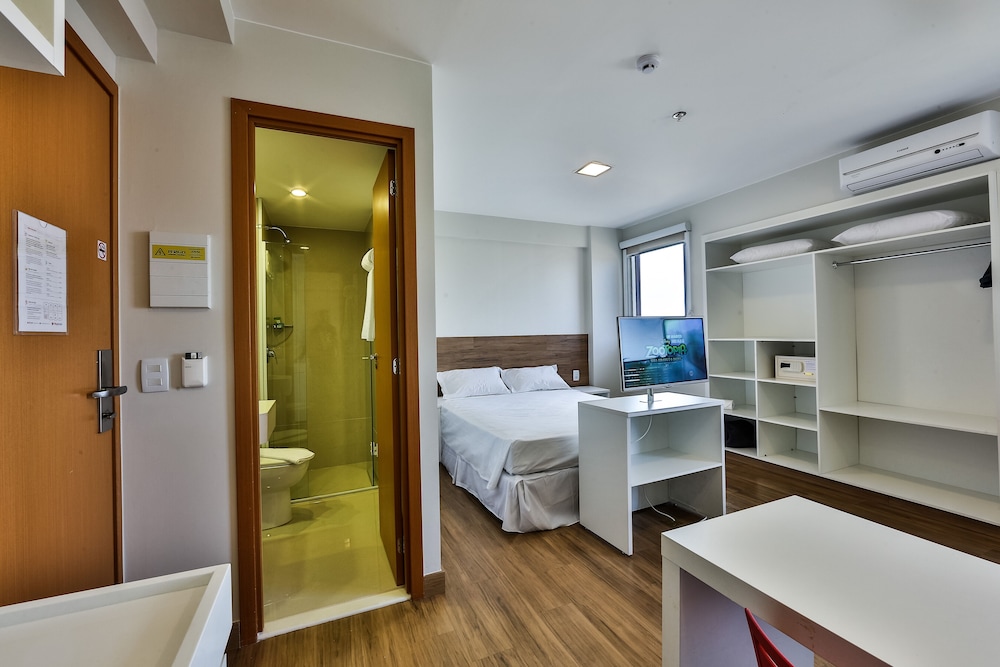 play hotel