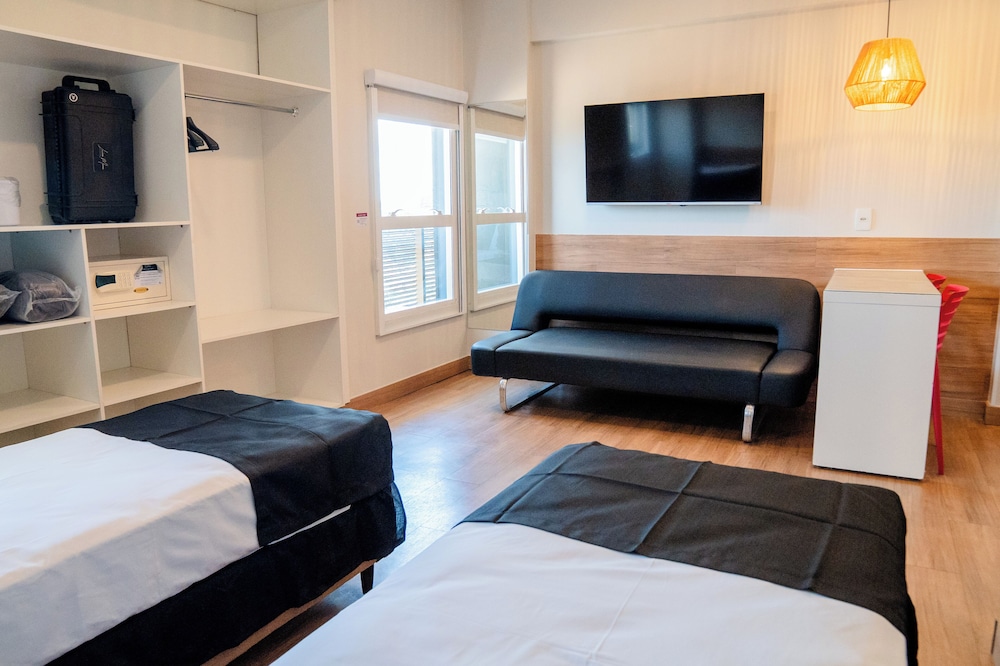 play hotel
