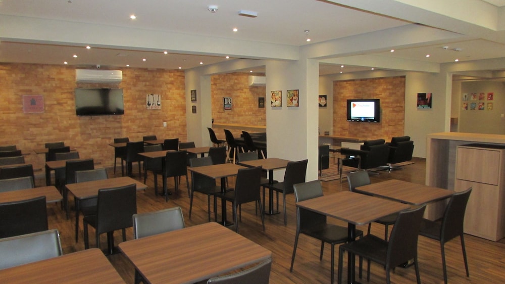 play hotel
