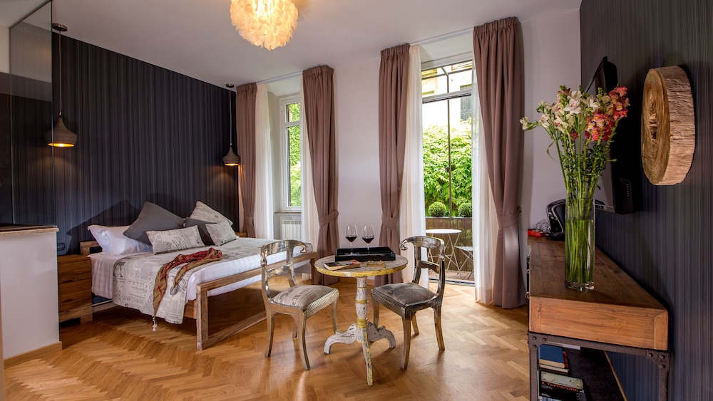 qt suites roma