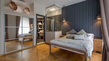 qt suites roma