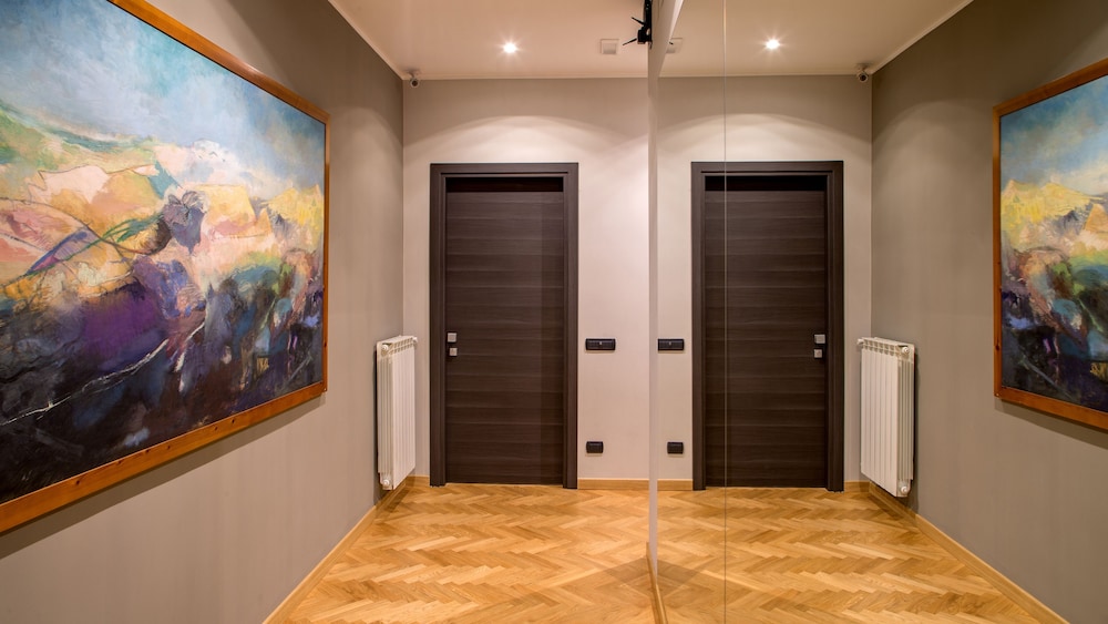 qt suites roma