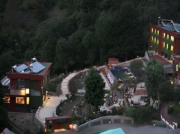 foxoso aamari resort a luxury retreat