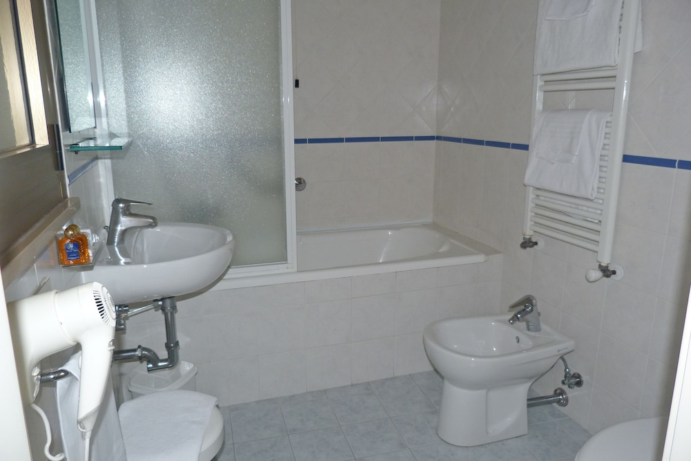 hotel centrale byron