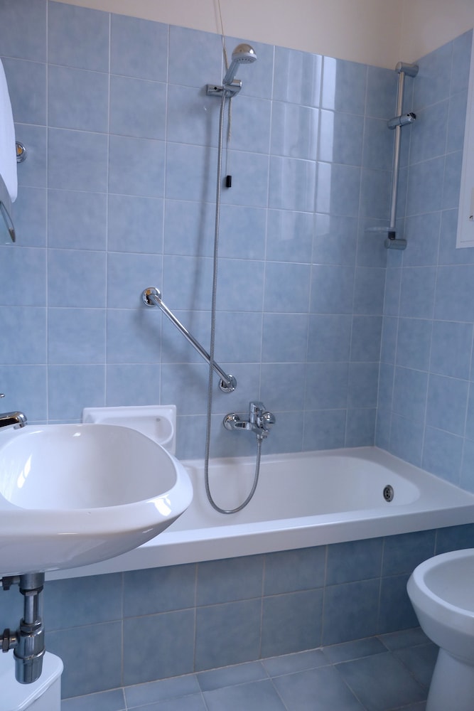 hotel centrale byron