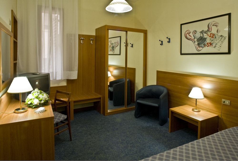 hotel centrale byron