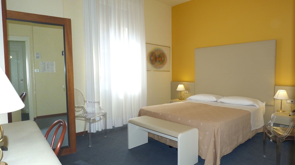 hotel centrale byron