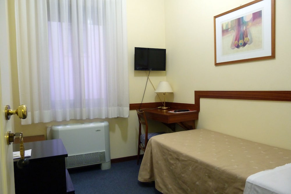 hotel centrale byron