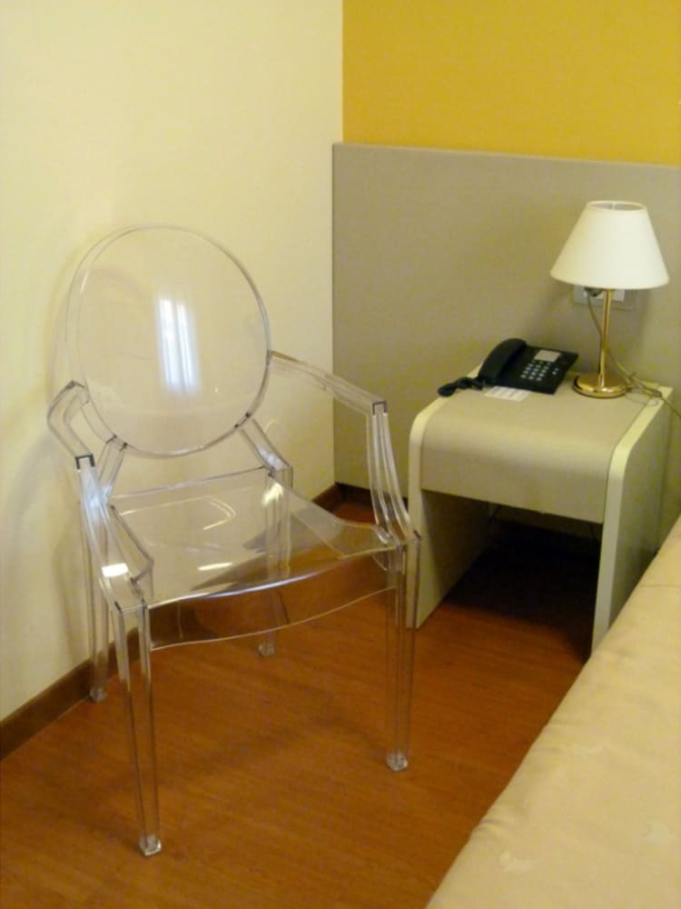 hotel centrale byron