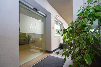 zeus residence hotel