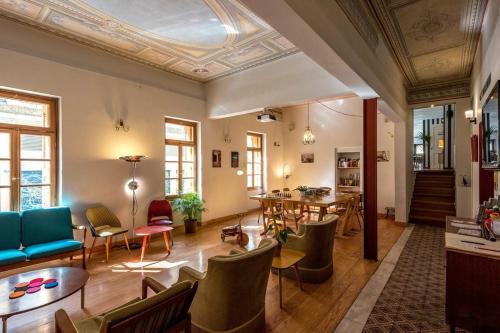 city circus athens hostel