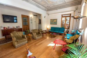 city circus athens hostel