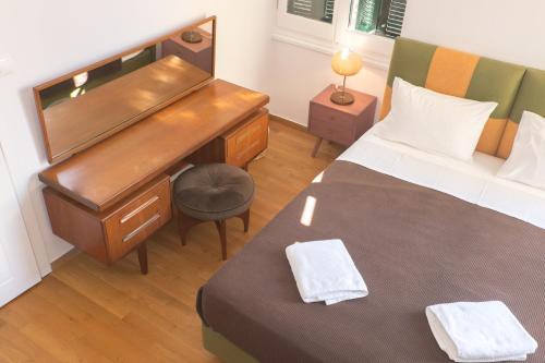 city circus athens hostel