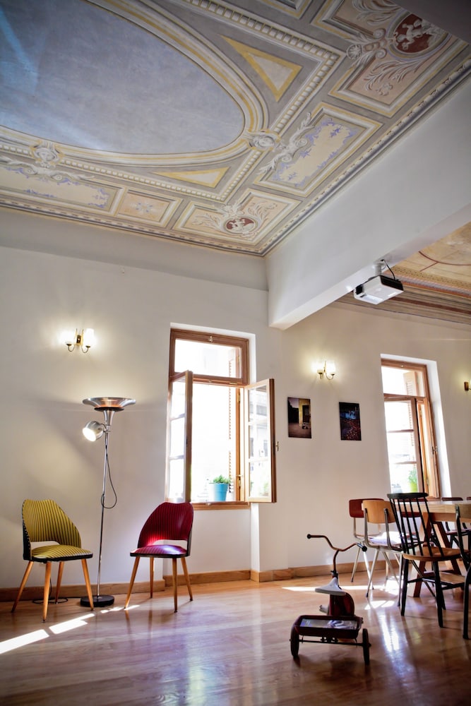 city circus athens hostel