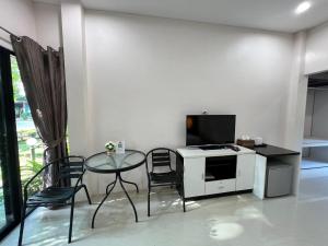 the canal garden resort