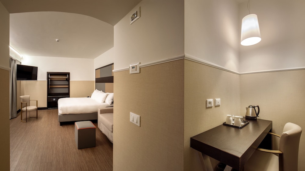 cosmopolita hotel rome tapestry collection by hilton