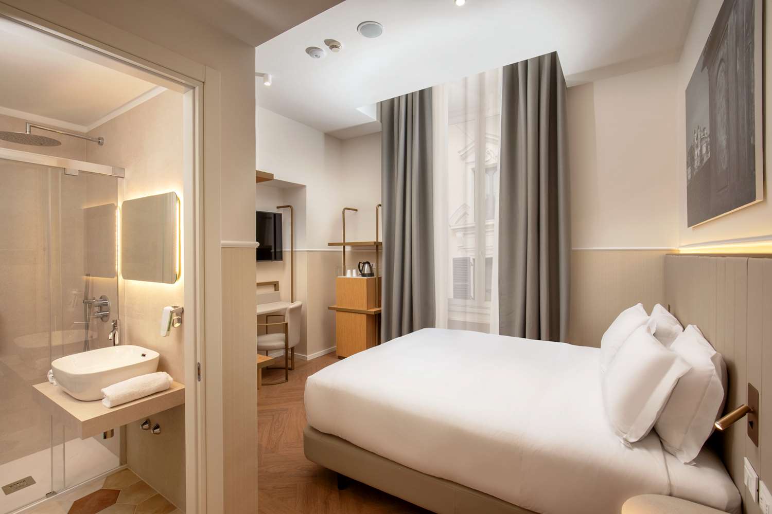 cosmopolita hotel rome tapestry collection by hilton
