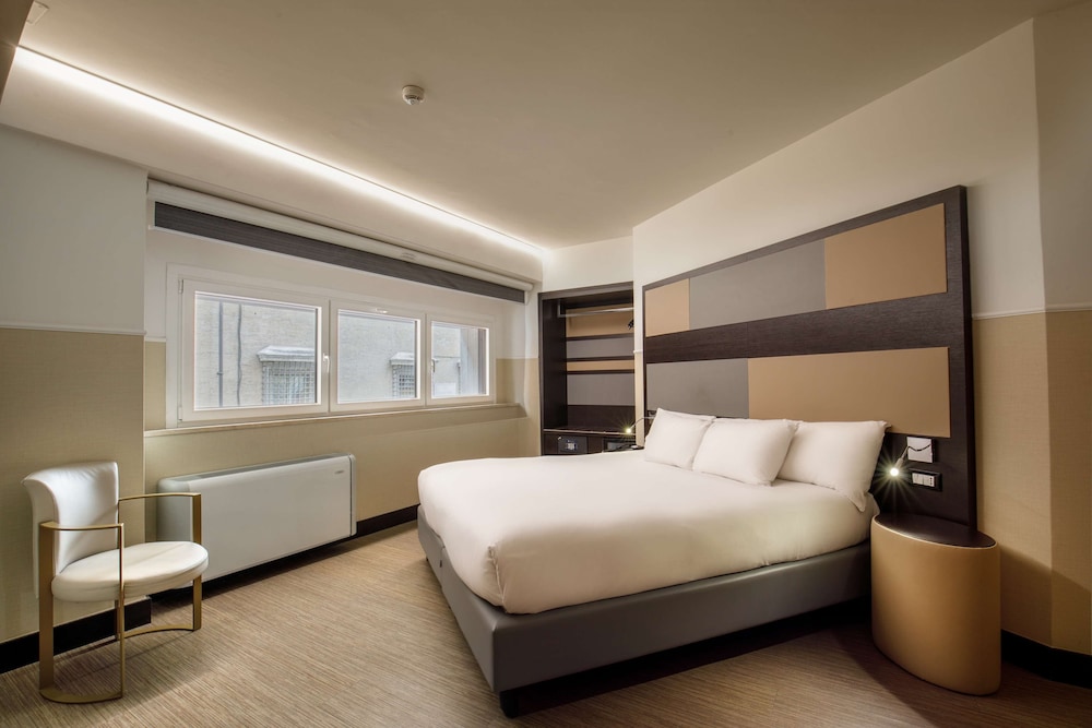 cosmopolita hotel rome tapestry collection by hilton