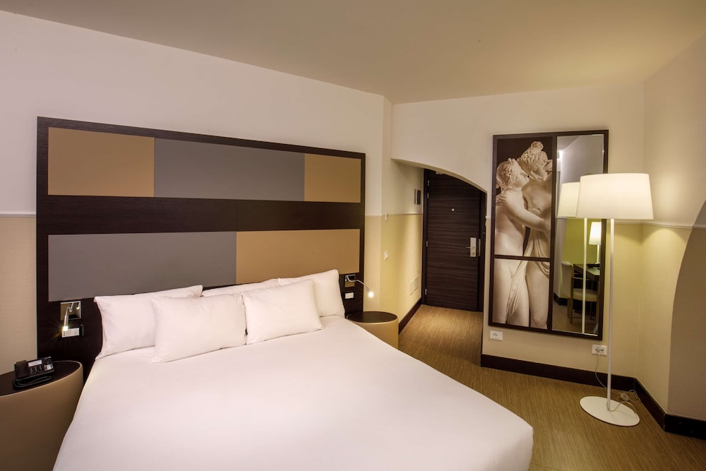 cosmopolita hotel rome tapestry collection by hilton