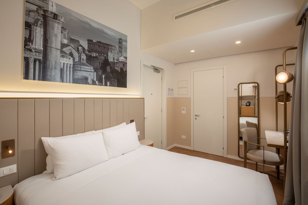 cosmopolita hotel rome tapestry collection by hilton