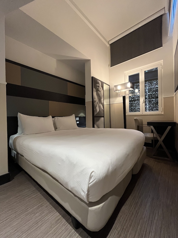 cosmopolita hotel rome tapestry collection by hilton