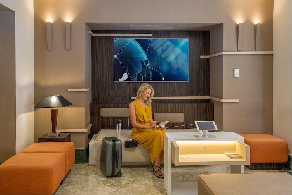 cosmopolita hotel rome tapestry collection by hilton