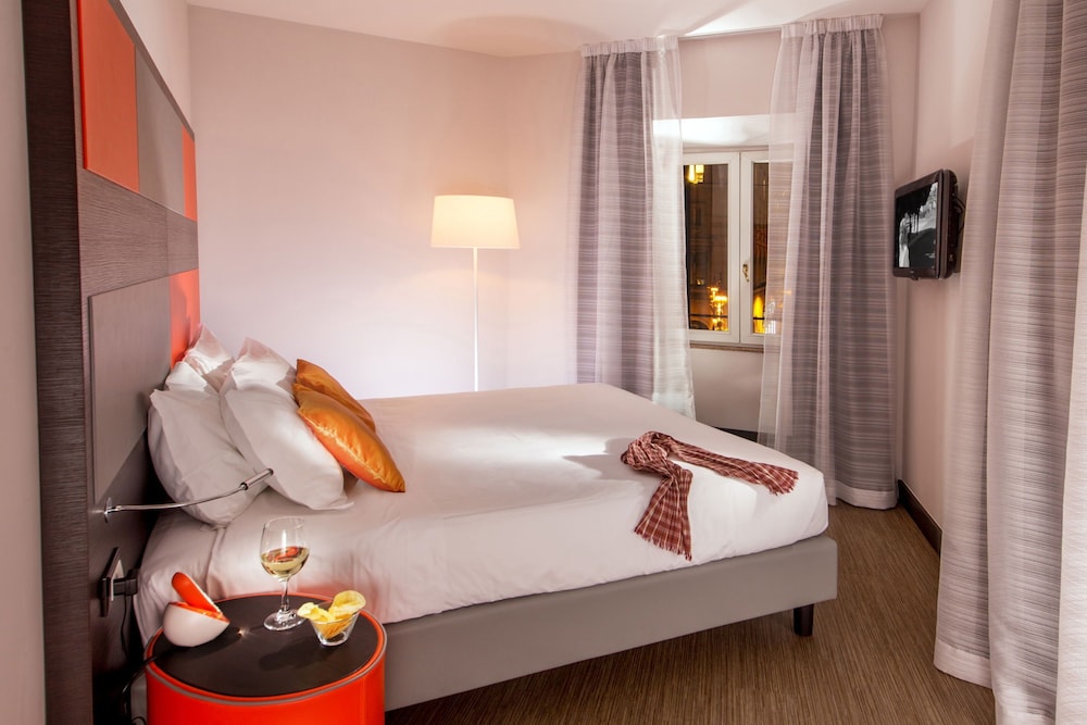 cosmopolita hotel rome tapestry collection by hilton