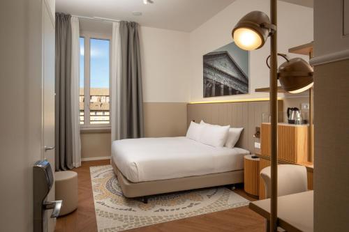 cosmopolita hotel rome tapestry collection by hilton