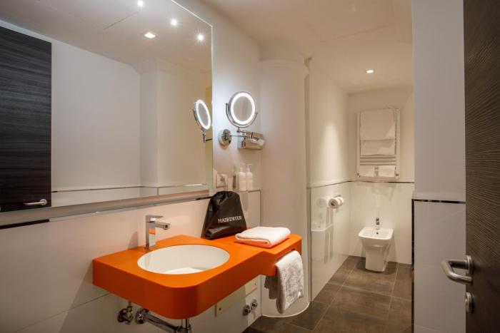 cosmopolita hotel rome tapestry collection by hilton