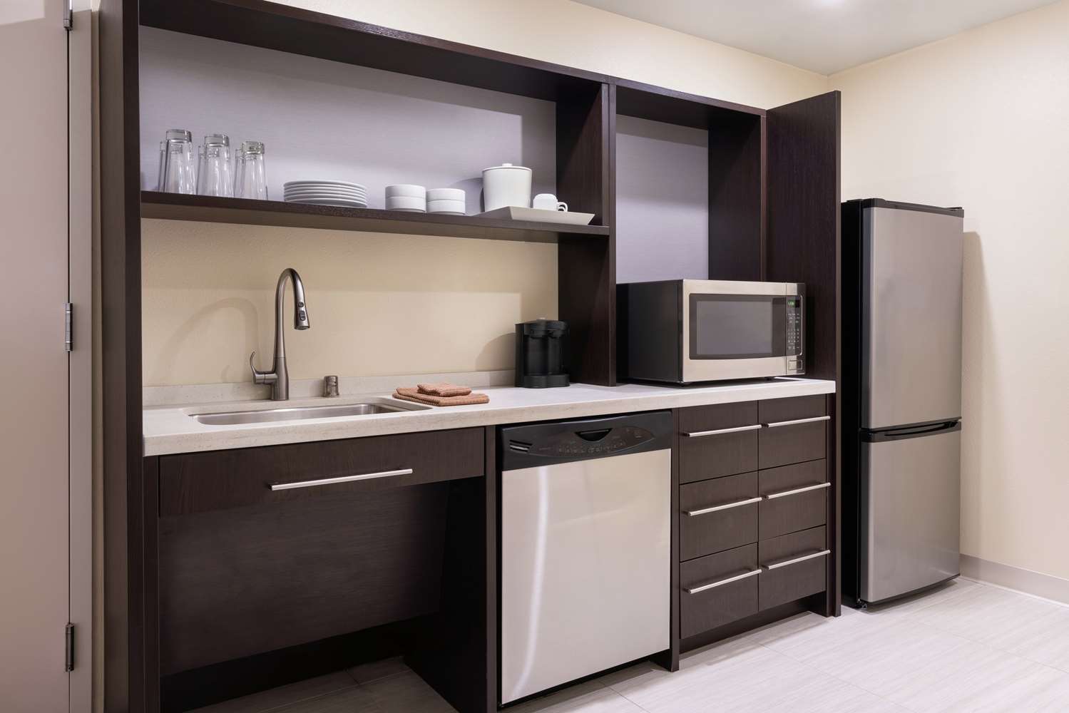 home2 suites by hilton anchorage midtown