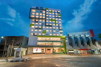 Whiz Prime Hotel Hasanuddin Makassar,South Sulawesi>>Makassar,3 star