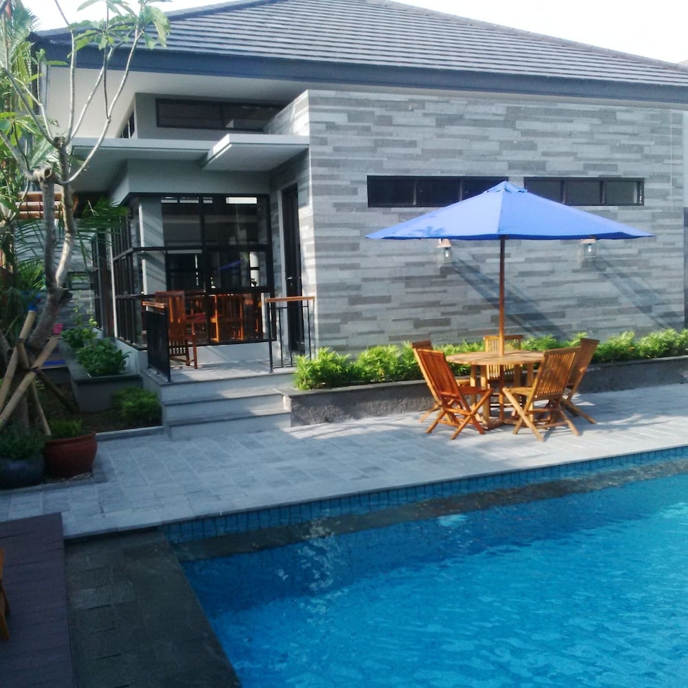 grand laguna hotel and villa