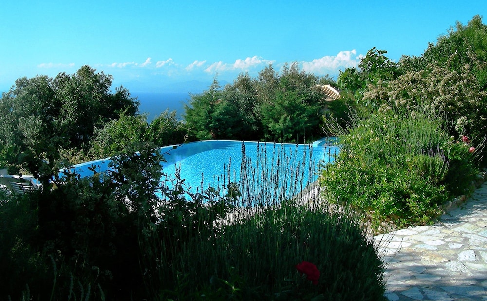 art blue villas