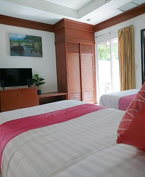 naithon beach mansion