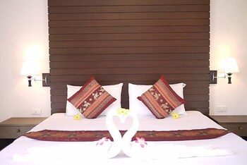 naithon beach mansion