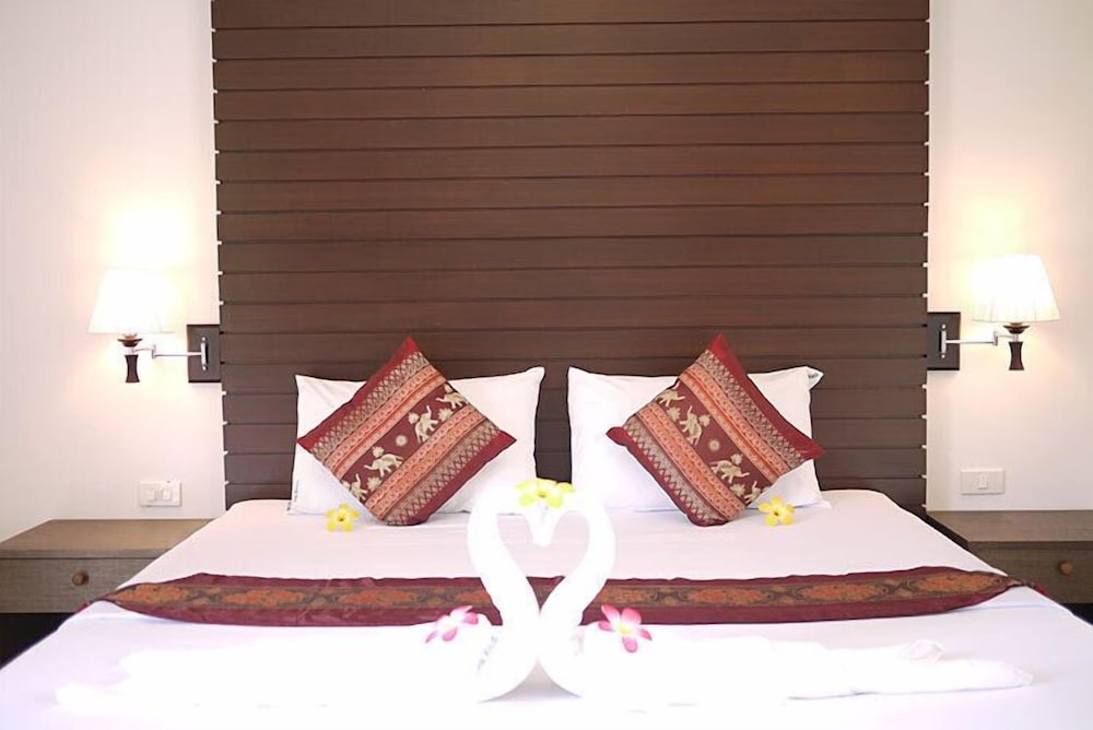 naithon beach mansion