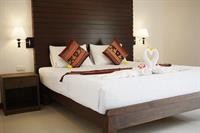 naithon beach mansion