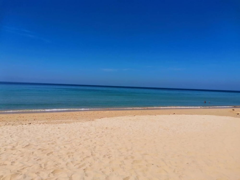 naithon beach mansion