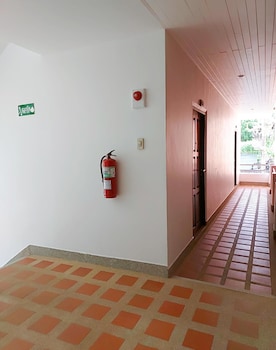 naithon beach mansion